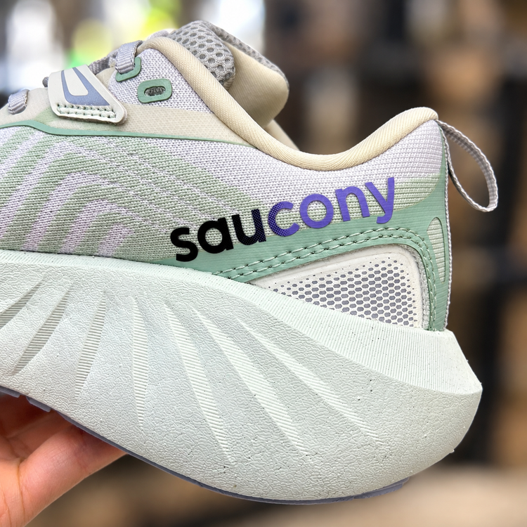 کتونی اسپرت مدل saucony